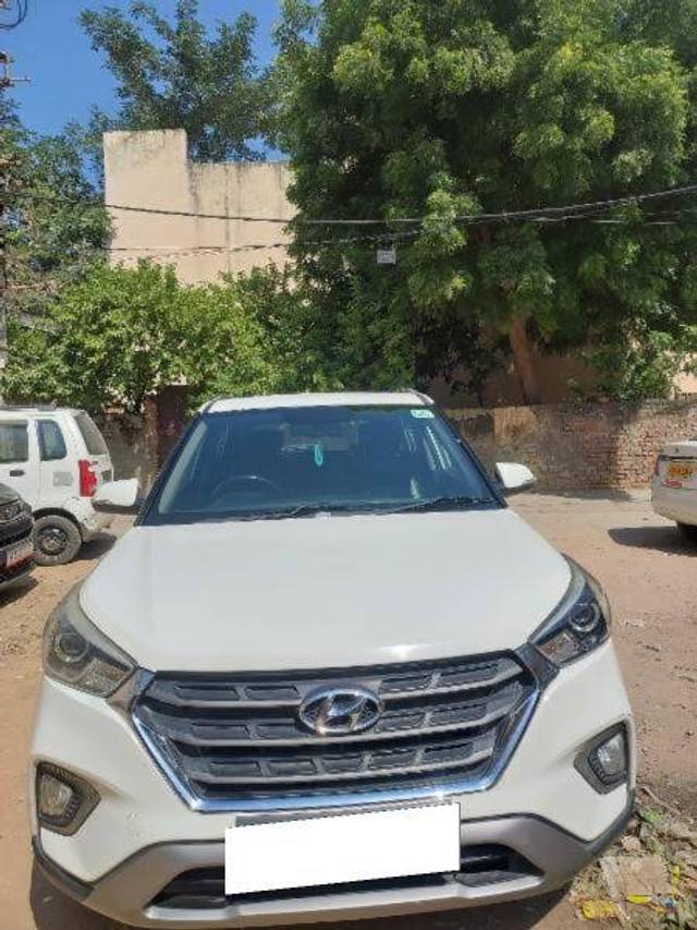 https://images10.gaadi.com/usedcar_image/4191689/original/9098fc5853f5fe8376ef305d62acaf72.jpg?imwidth=6400