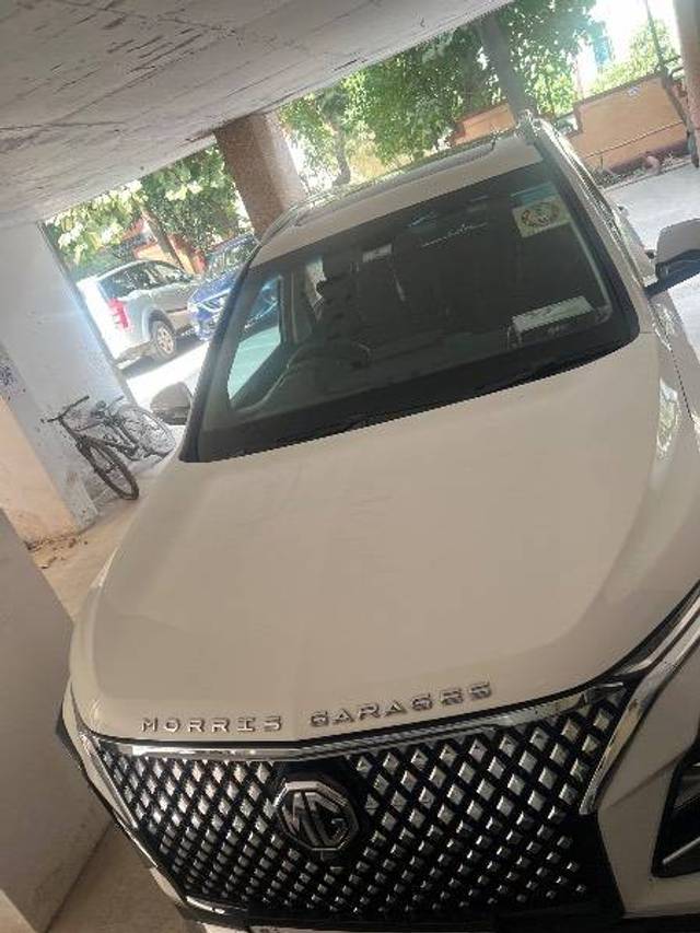 https://images10.gaadi.com/usedcar_image/4191691/original/7e831655e4cd76f340823aed4f14eab3.jpeg?imwidth=6400