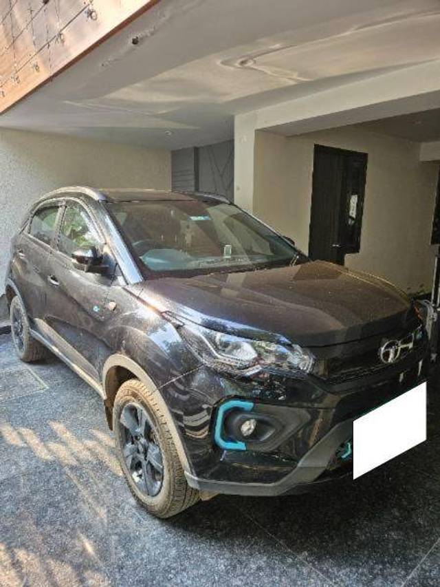 https://images10.gaadi.com/usedcar_image/4191695/original/fb206be92afc30473973d534f74c1cda.jpg?imwidth=6402