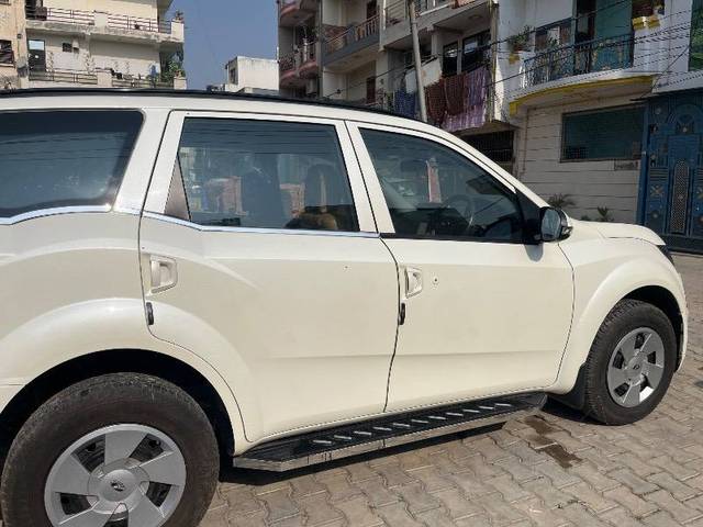 https://images10.gaadi.com/usedcar_image/4191757/original/7d4a39672778d409bfba800ae0cb0029.jpg?imwidth=6402