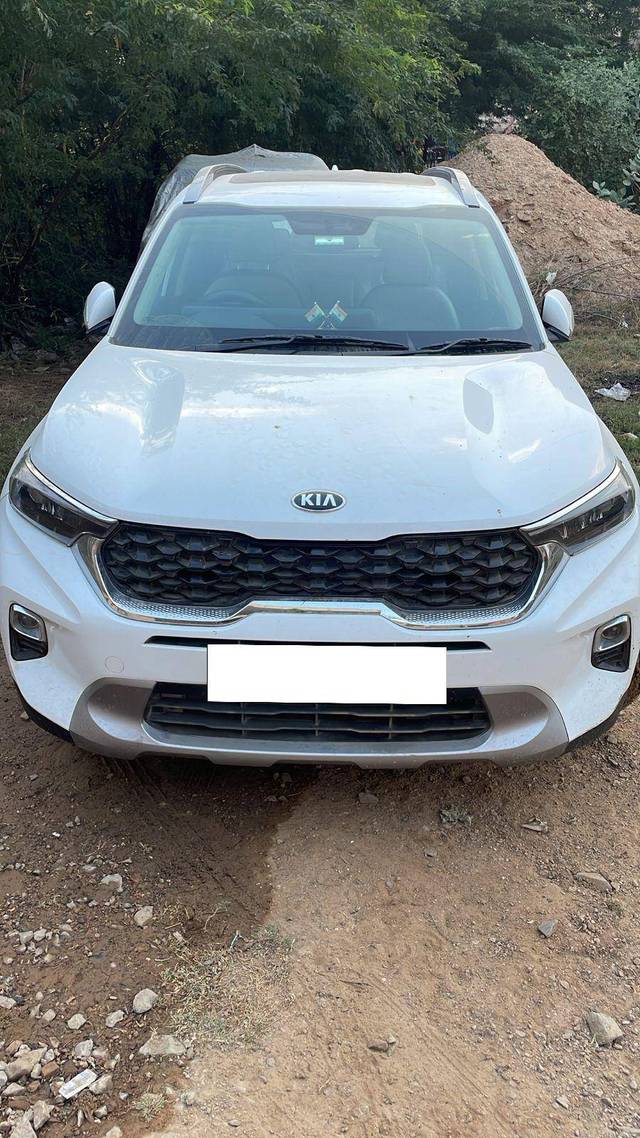 https://images10.gaadi.com/usedcar_image/4191815/original/ba355d47c03651a8c48f885a1b5dff95.jpg?imwidth=6402