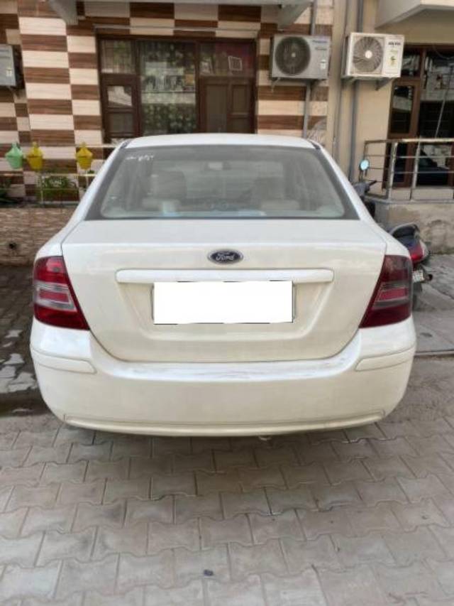 https://images10.gaadi.com/usedcar_image/4191847/original/processed_a0511e96-e09a-47f2-b7d9-2727c1401d44.jpeg?imwidth=6401