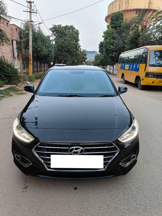 https://images10.gaadi.com/usedcar_image/4191895/original/processed_009c92d8ebdb25e3422118a22ac121f2.jpg?imwidth=6400