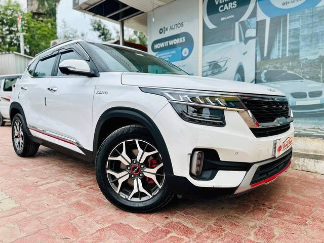 https://images10.gaadi.com/usedcar_image/4191914/original/processed_fc56dd11959ec00cf3862e90c66e49eb.jpg?imwidth=6400