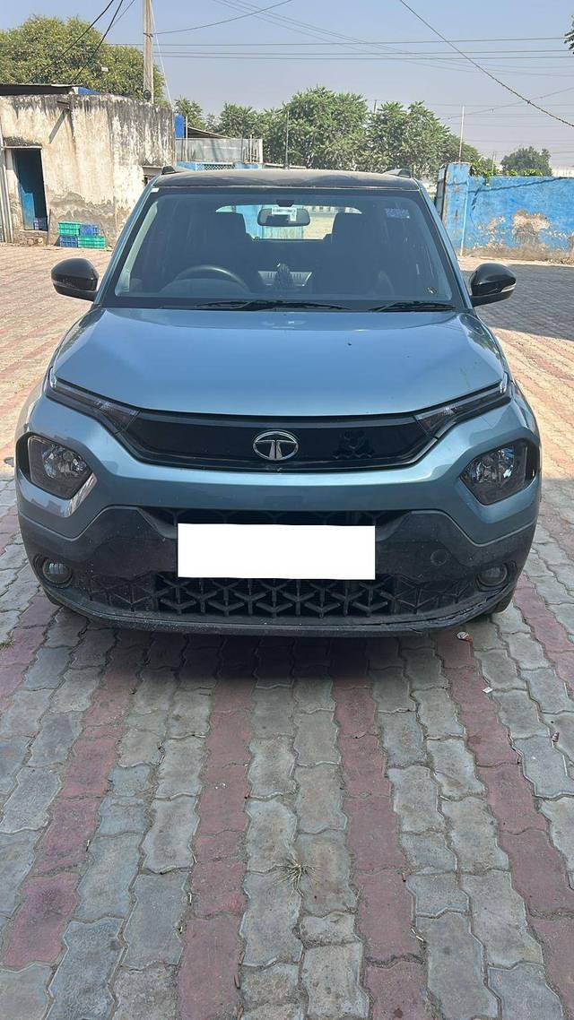 https://images10.gaadi.com/usedcar_image/4191933/original/b6bc59d170d496c9ae4ca2dbbef8d061.jpg?imwidth=6402