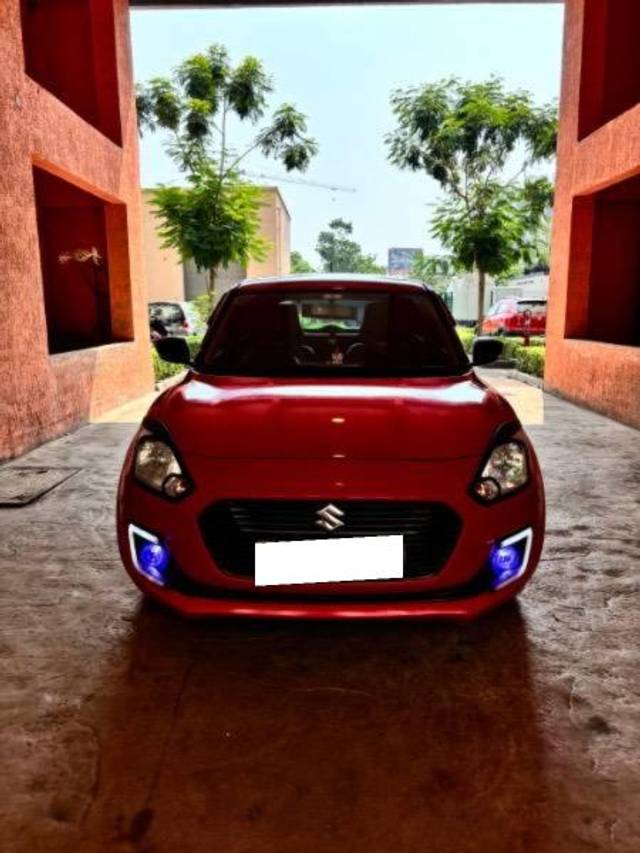 https://images10.gaadi.com/usedcar_image/4192039/original/processed_64faf92d-4e94-4b7d-a5ef-200829f79d53.jpg?imwidth=6400