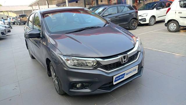 https://images10.gaadi.com/usedcar_image/4192087/original/processed_8781f5482be2b197eed703f7d00625f1.jpeg?imwidth=6400