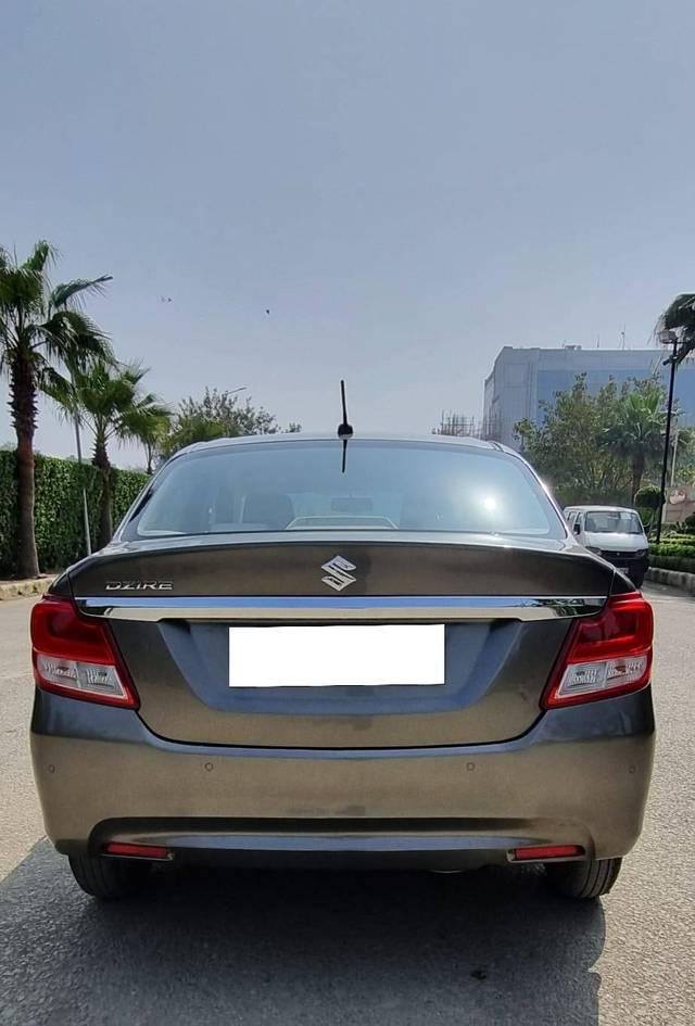 https://images10.gaadi.com/usedcar_image/4192112/original/processed_85b25abd63f1f331a12e2e9c78b764d0.jpg?imwidth=6401