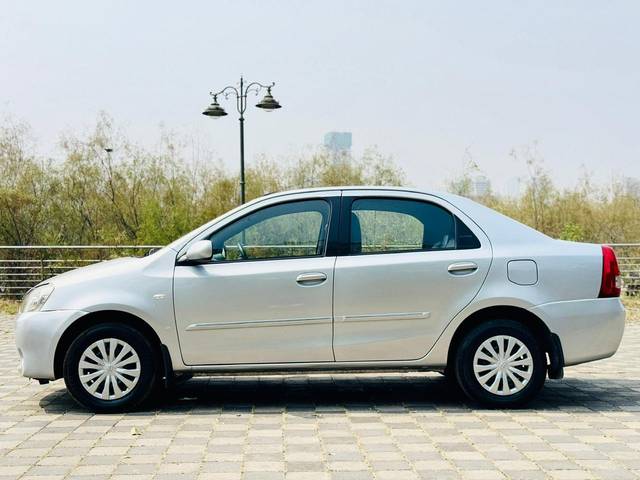 https://images10.gaadi.com/usedcar_image/4192145/original/1154768c638a39b7f109df20066d5177.jpg?imwidth=6402