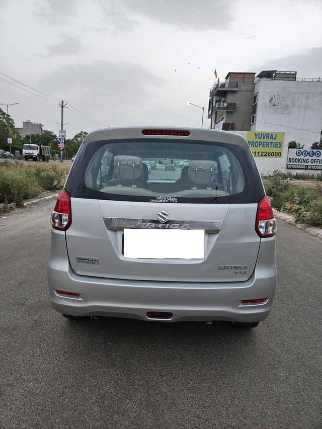 https://images10.gaadi.com/usedcar_image/4192170/original/processed_34bdcbbf1ce0a2dea348f7e63a7686fb.jpg?imwidth=6402