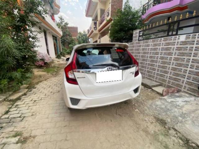 https://images10.gaadi.com/usedcar_image/4192189/original/processed_42443284-3974-429c-9df4-5a7f41041ba0.jpg?imwidth=6401