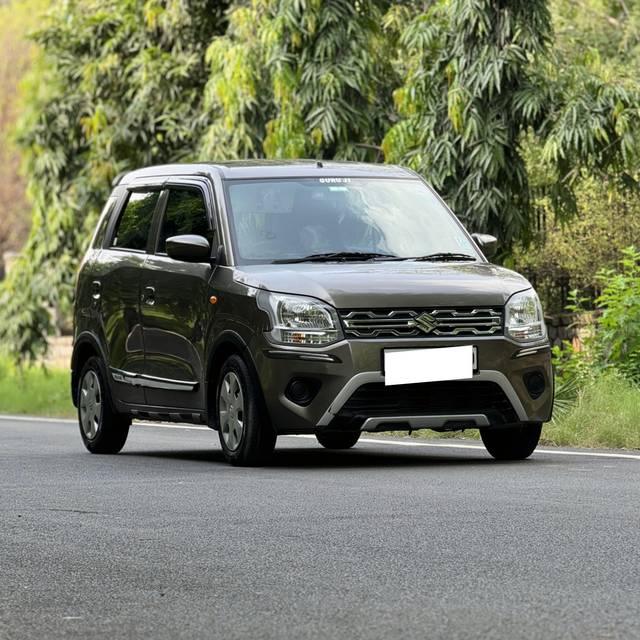 https://images10.gaadi.com/usedcar_image/4192199/original/processed_7006293866a3d13d7b03e7fd6b5a3866.jpg?imwidth=6400