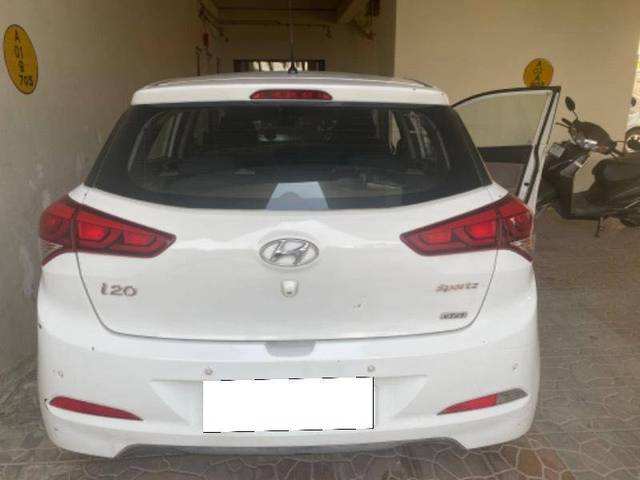 https://images10.gaadi.com/usedcar_image/4192232/original/ed07c0b4220d6ad766d2eb5ec98d57b2.jpg?imwidth=6401