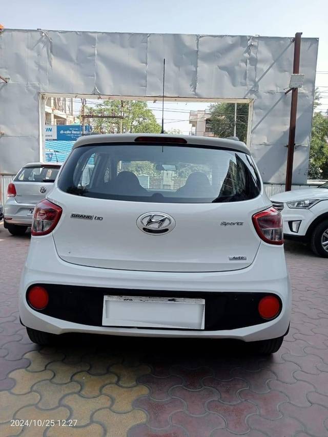 https://images10.gaadi.com/usedcar_image/4192258/original/processed_e257dc37c8b0d9dccddbfaa7ce90d0d1.jpg?imwidth=6401