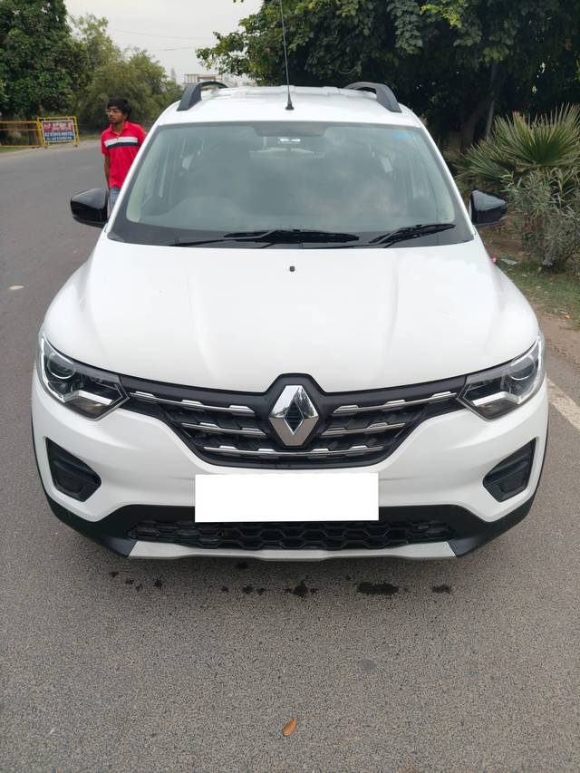 https://images10.gaadi.com/usedcar_image/4192308/original/processed_251435f2426dc95a9c064cbaee7941f2.jpg?imwidth=6402