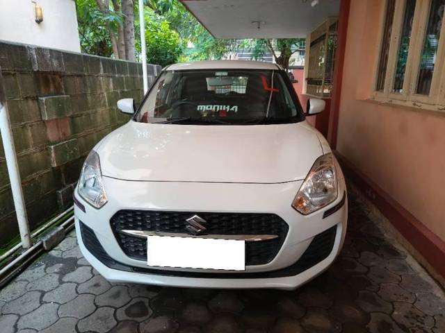 https://images10.gaadi.com/usedcar_image/4192374/original/processed_dbcf35f2-53c3-473b-8b58-6581a25c0d83.jpg?imwidth=6402