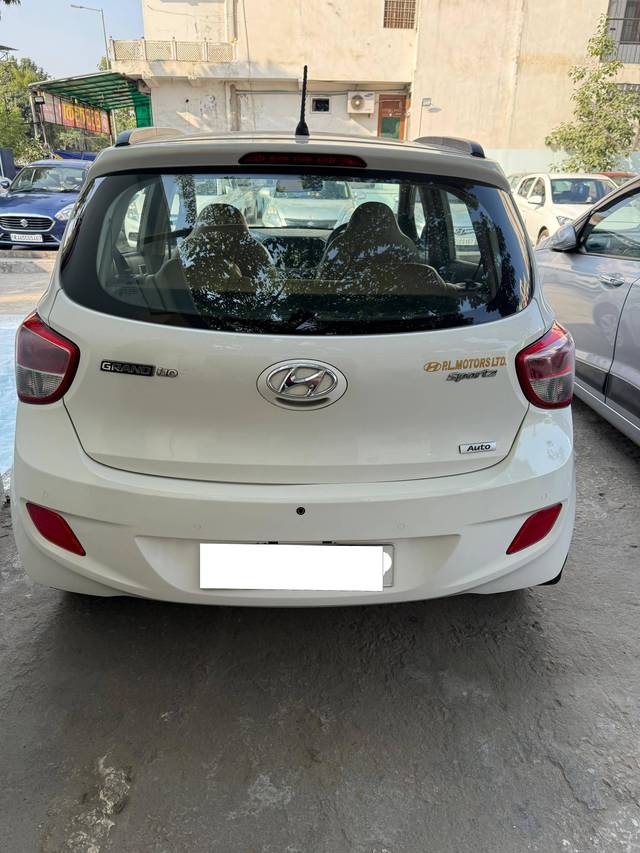 https://images10.gaadi.com/usedcar_image/4192377/original/processed_2181c4402ef4408c6140e78b34e0d807.jpg?imwidth=6401