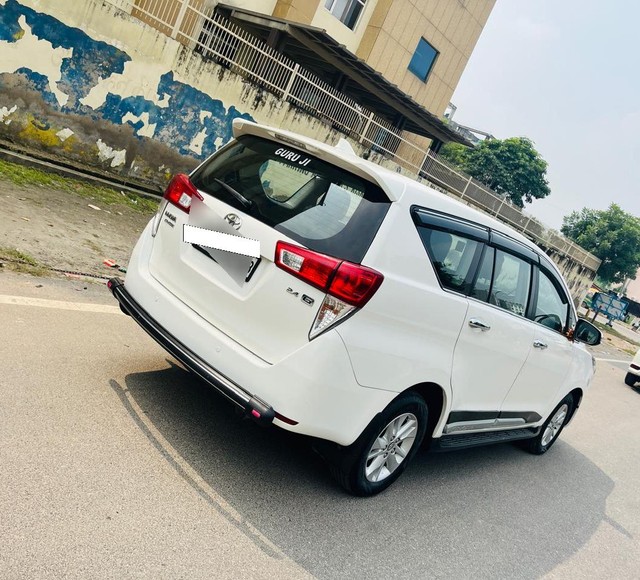 Second-hand 2018 Toyota Innova Crysta 2.4 G MT 8S BSIV for sale in Greater Noida-6
