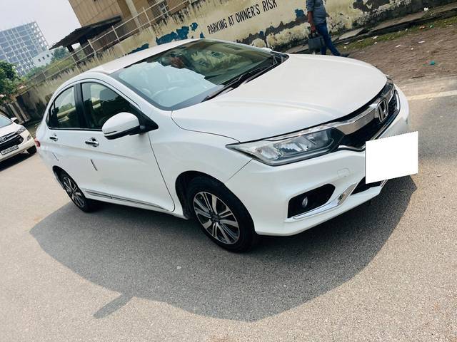 https://images10.gaadi.com/usedcar_image/4192421/original/processed_03f50ec93ab5f8a0de313908f7a8264d.jpg?imwidth=6400