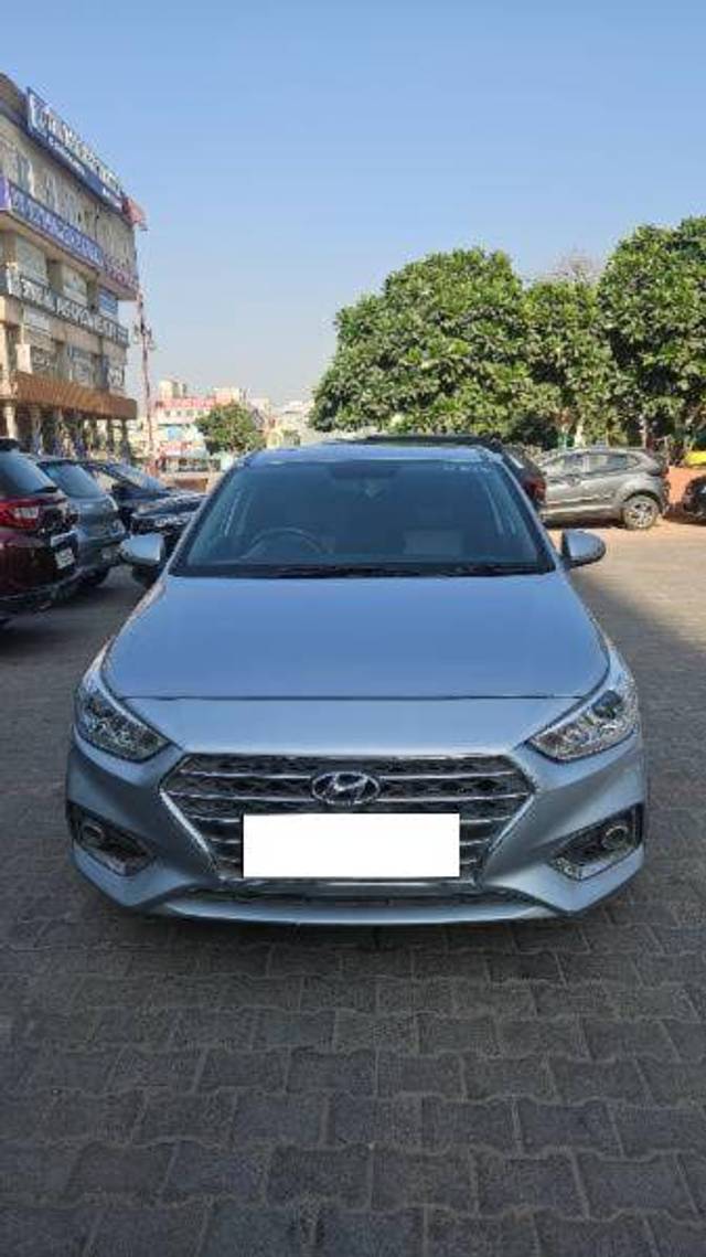 https://images10.gaadi.com/usedcar_image/4192483/original/b6e29ca15b53ee8591e31d5cc0b8f9ed.jpg?imwidth=6400