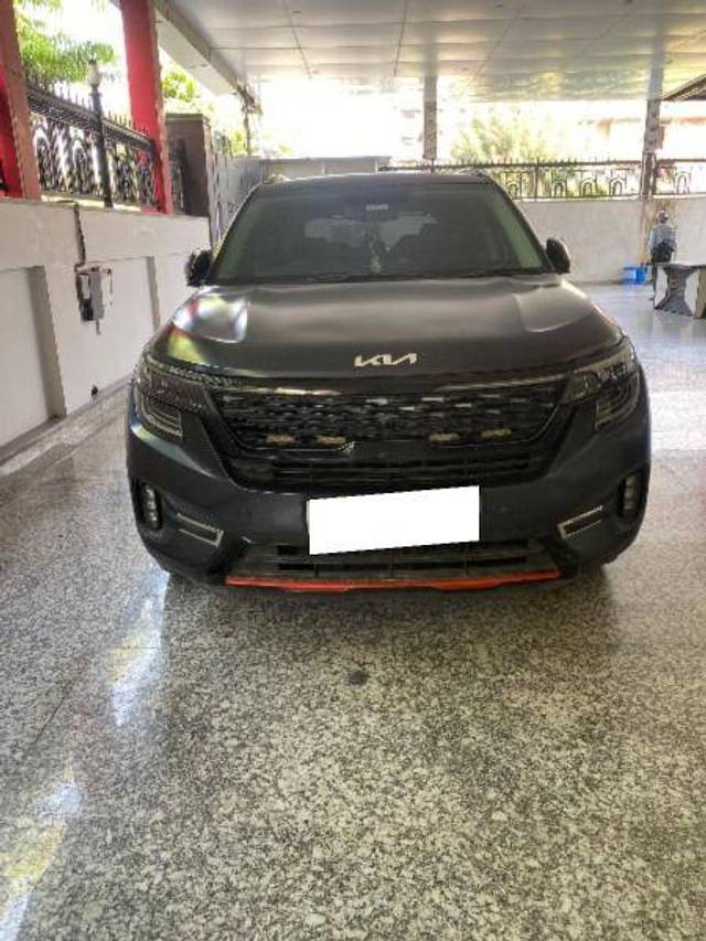 https://images10.gaadi.com/usedcar_image/4192487/original/8ff36d3fa583460bd3d1cd2e8b1d6743.jpg?imwidth=6400