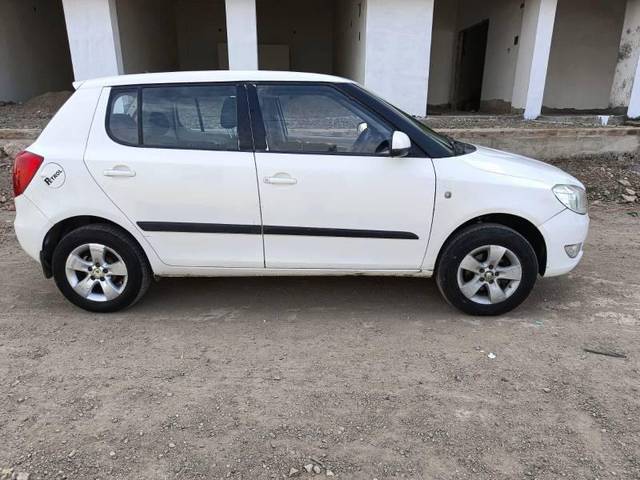 https://images10.gaadi.com/usedcar_image/4192515/original/processed_c3430a35-e9b3-4a49-9ade-f2907ea2585e.jpg?imwidth=6401