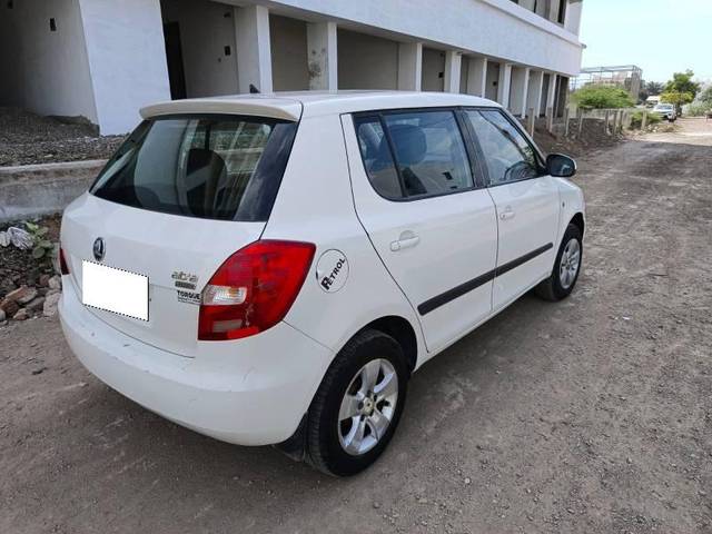 https://images10.gaadi.com/usedcar_image/4192521/original/processed_80199f7a-ab53-416e-b855-4640bfe5fb3a.jpg?imwidth=6402