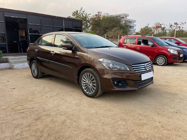 https://images10.gaadi.com/usedcar_image/4192568/original/ed3aab713d12d51185667fb254a5fdef.JPG?imwidth=6400