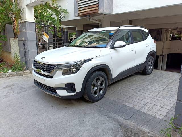 https://images10.gaadi.com/usedcar_image/4192615/original/processed_633ccc24ad195ba10d001dc1681d7456.jpg?imwidth=6402