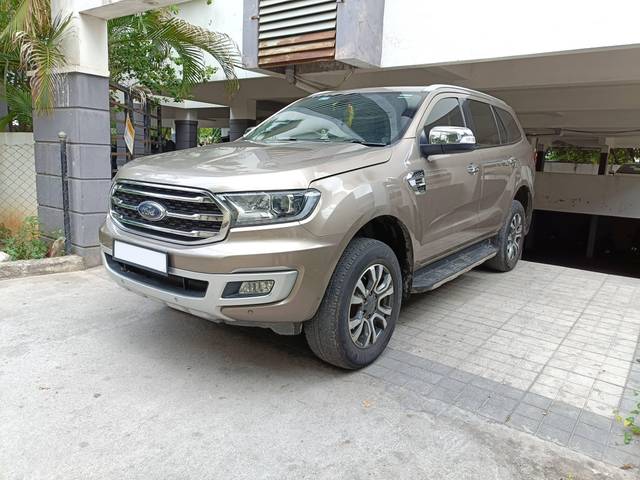 https://images10.gaadi.com/usedcar_image/4192652/original/processed_46ef4b0a83ad689cb08460b91db7a146.jpg?imwidth=6402