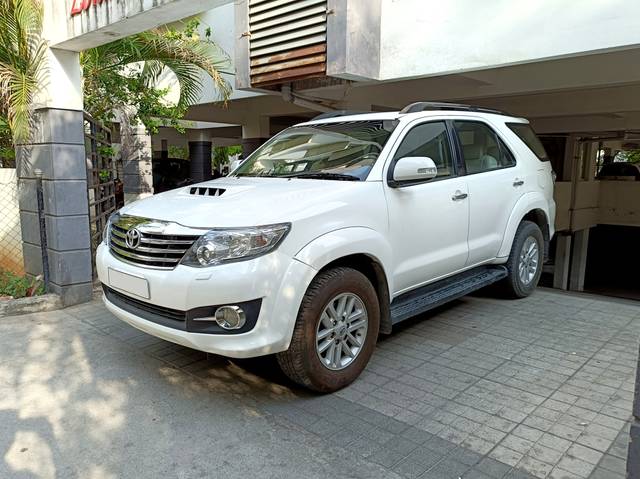 https://images10.gaadi.com/usedcar_image/4192745/original/380a450e0189c4fa85a9ac5208105be3.jpg?imwidth=6402