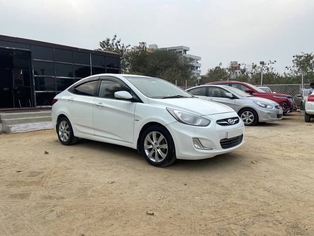 https://images10.gaadi.com/usedcar_image/4192756/original/90671e72c63d0629e61e61fab7af0550.JPG?imwidth=6400