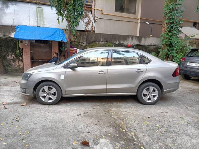 https://images10.gaadi.com/usedcar_image/4192957/original/processed_abff642eef62f868d7ea8d18870e1a47.jpg?imwidth=6402