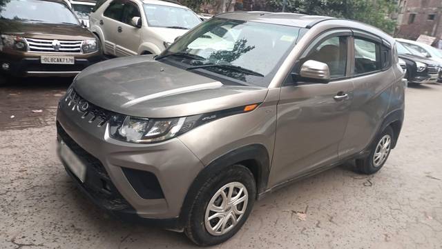 https://images10.gaadi.com/usedcar_image/4192990/original/processed_7e8e9ac62bbeaebfd9c90e165bd265e8.jpg?imwidth=6400