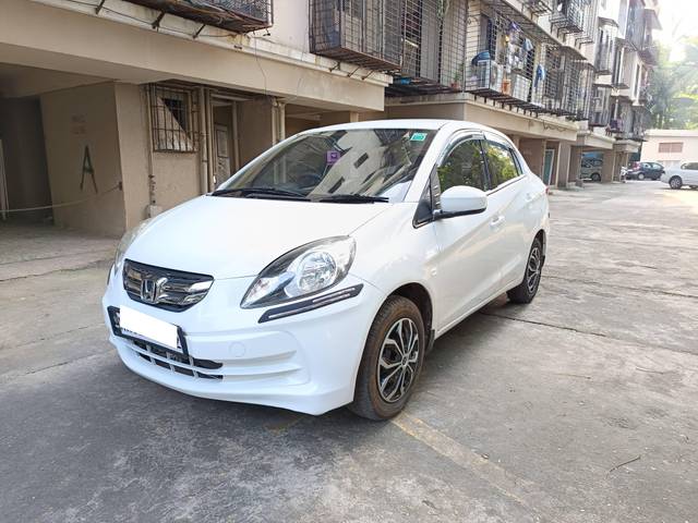 https://images10.gaadi.com/usedcar_image/4193014/original/processed_a68b8d254edb8e2fa577d199c9a5cd9a.jpg?imwidth=6400