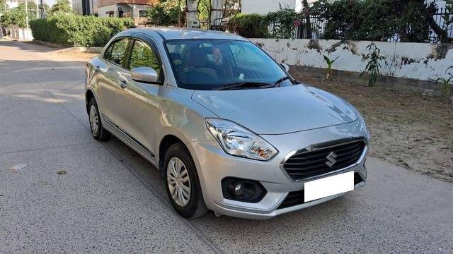 https://images10.gaadi.com/usedcar_image/4193031/original/processed_8fa4d31f0884d53db8715e39a7eb1b5f.jpg?imwidth=6400