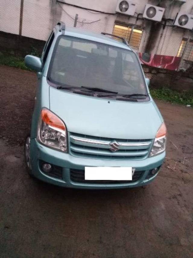 https://images10.gaadi.com/usedcar_image/4193037/original/processed_e6bc6d6b-5ee7-4fa0-b37b-16f413d13167.jpeg?imwidth=6400