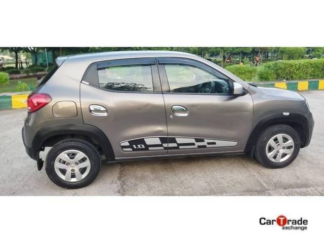 https://images10.gaadi.com/usedcar_image/4193097/original/processed_7ce7b9ec2d97b38f0745df47f75459c7.jpg?imwidth=6401