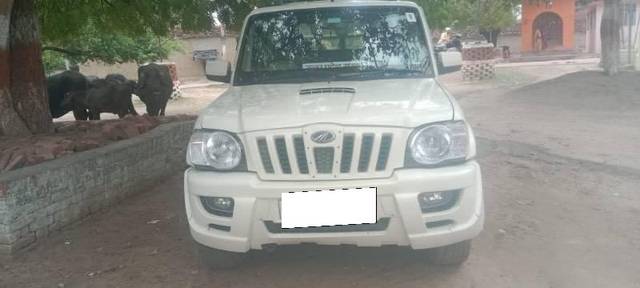 https://images10.gaadi.com/usedcar_image/4193124/original/processed_1b4f71d4-e238-4c2c-be59-264bd8a05241.jpeg?imwidth=6400