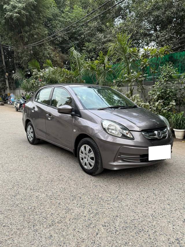 https://images10.gaadi.com/usedcar_image/4193129/original/processed_00c91af6ea027d0a347220dc6e86e652.jpg?imwidth=6400