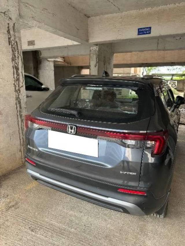 https://images10.gaadi.com/usedcar_image/4193196/original/processed_f25beb09-49e2-49f2-aa81-150f41834387.jpg?imwidth=6401