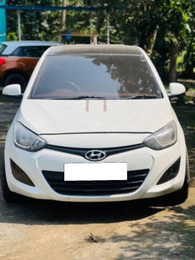 https://images10.gaadi.com/usedcar_image/4193213/original/processed_b880ad14-1694-4b15-a876-43548a33e0ef.jpg?imwidth=6400