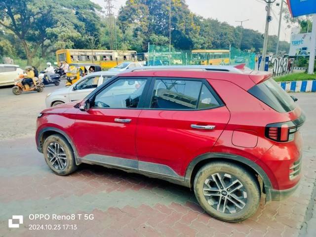 https://images10.gaadi.com/usedcar_image/4193401/original/processed_822c8440-e2d0-4716-8b2a-e58b384882ad.jpg?imwidth=6402