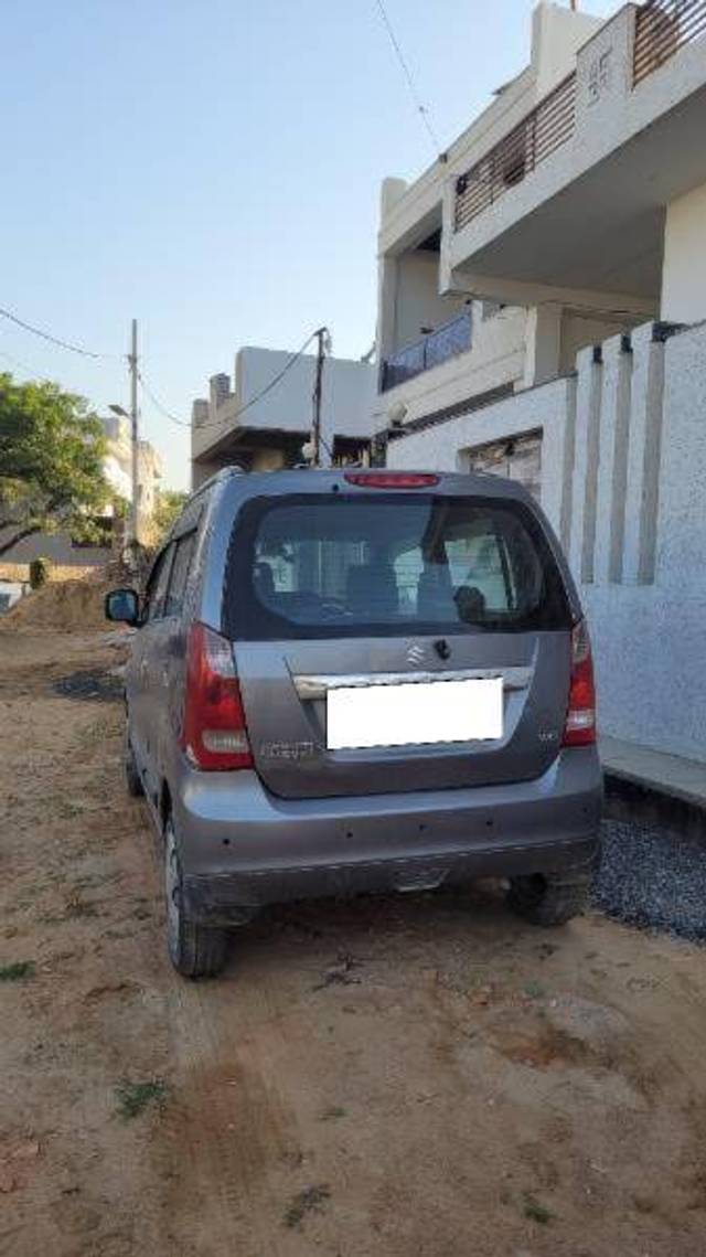 https://images10.gaadi.com/usedcar_image/4193456/original/9b8b44550af1057e3f81f0e6f2415ca2.jpg?imwidth=6401