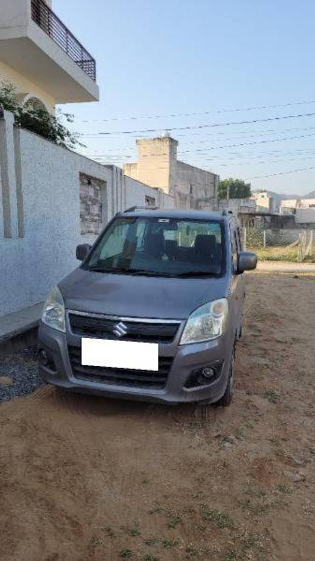 https://images10.gaadi.com/usedcar_image/4193456/original/d02b4bd4e6a95852a929fa8b0e89f069.jpg?imwidth=6400