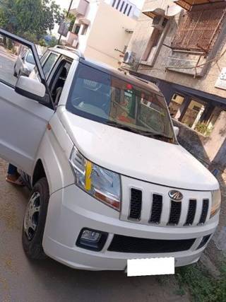 Mahindra TUV 300 2015-2019 Mahindra TUV 300 T6