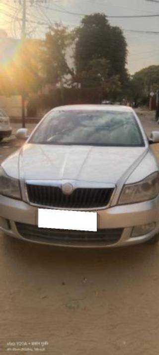 Skoda Laura Skoda Laura Ambiente 2.0 TDI CR MT