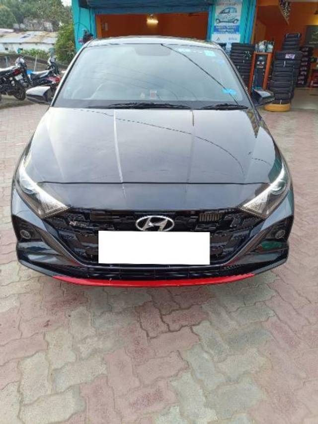 https://images10.gaadi.com/usedcar_image/4193641/original/processed_dcd798f2-2587-4a74-9ffd-a27b73cb1a93.jpg?imwidth=6400