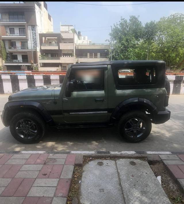 https://images10.gaadi.com/usedcar_image/4193760/original/processed_852e7aea4ab841e2052d5d5ea03854a1.jpg?imwidth=6402