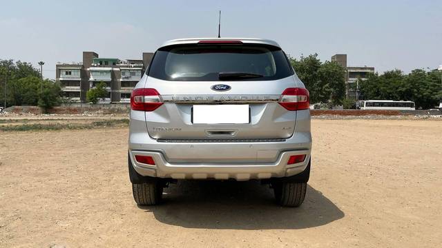 https://images10.gaadi.com/usedcar_image/4193863/original/processed_033cf6668f76d56323a20c970f102829.jpg?imwidth=6402